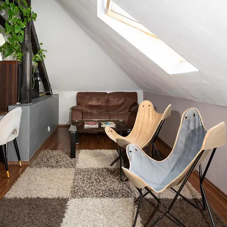 12: Für Reisende Durch *